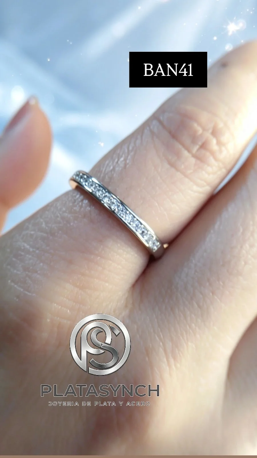 BAN41 - Anillo Brass Circonea plateado plano